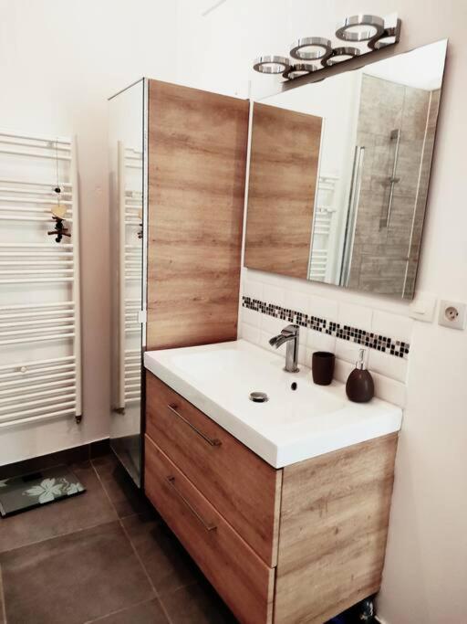 Superbe Maison Renovee Avec Agreable Jardin Sainte-Catherine  Exterior foto