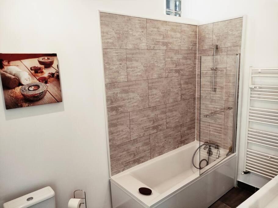 Superbe Maison Renovee Avec Agreable Jardin Sainte-Catherine  Exterior foto